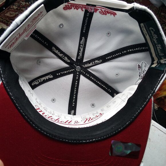 NWT Mitchell & Ness UNLV Runnin' Rebels Script Snap Hat Cap - Picture 5 of 9